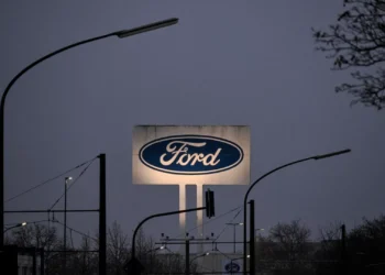 Ford teme que tarifas custem 2 mil milhões de dólares