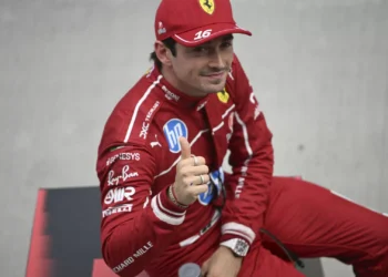 Charles Leclerc conquista pole position inesperada no GP da Hungria de F1