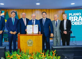 Pacote de Lula dá fôlego às exportadoras, mas acende alerta de novo risco fiscal