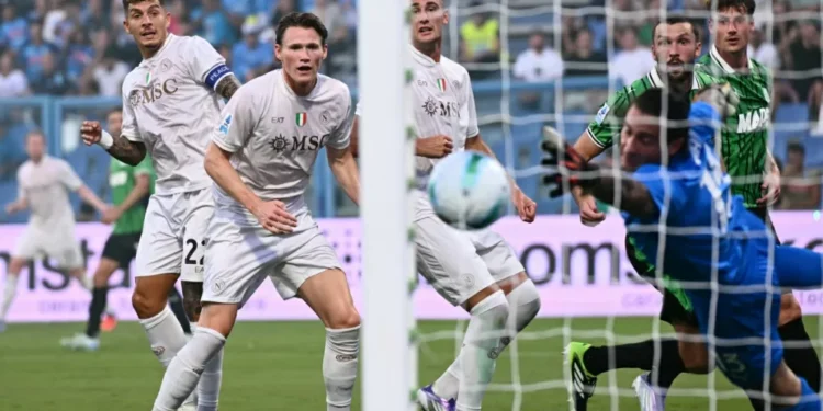 De Bruyne estreia com golaço e Napoli vence o Sassuolo na abertura do Campeonato Italiano