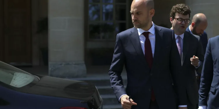 França saúda “decisão corajosa” do Líbano de desarmar o Hezbollah