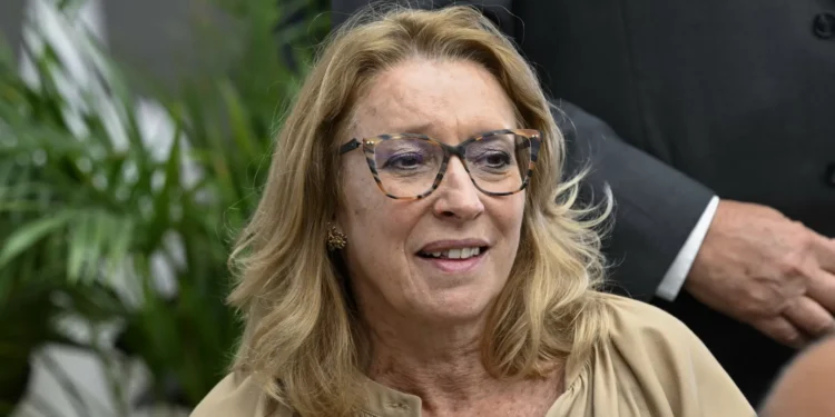 Amamentar até à primária? Ministra gera polémica: “Desinformação até dói”