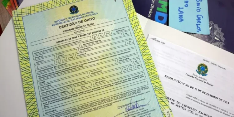 Famílias de 63 vítimas da ditadura recebem atestado de óbito corrigido