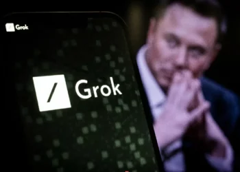 Na mira de Musk: Bilionário processa Apple e OpenAI por sufocar concorrência   