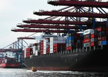 A esvaziada audiência pública na Câmara para tratar do Tecon 10