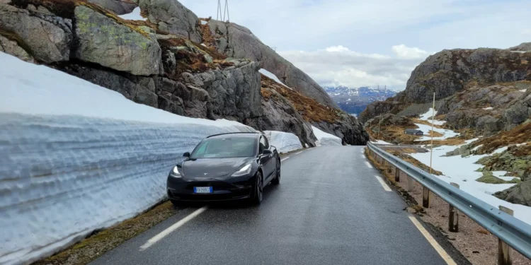 Noruega contraria quebras e é ‘bastião’ da Tesla na Europa