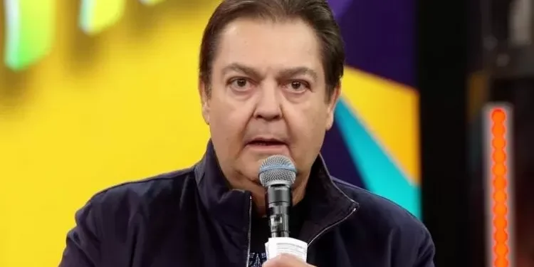 Faustão é extubado e está bem após dois transplantes em 24h