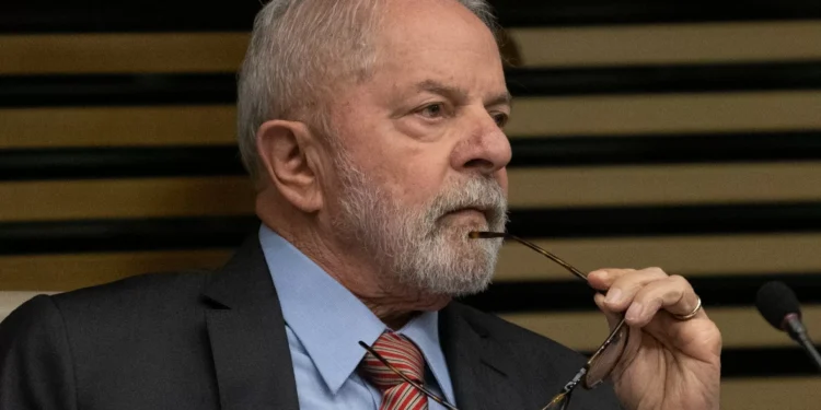 Lula se reúne com ministros por regulação de big techs no Brasil após vídeo viral