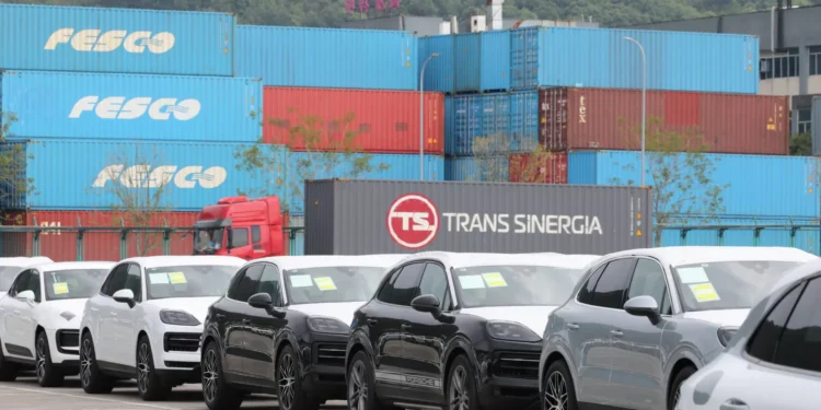 Contra as tarifas, estes fabricantes europeus aumentam preços dos carros