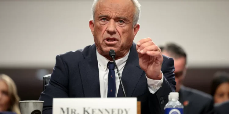 EUA cortam financiamento a desenvolvimento de vacinas para Covid e gripe