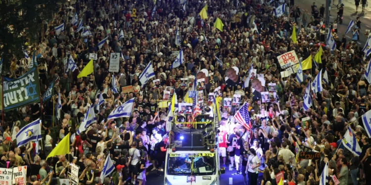 Milhares protestam em Telavive e outras cidades por fim da guerra em Gaza