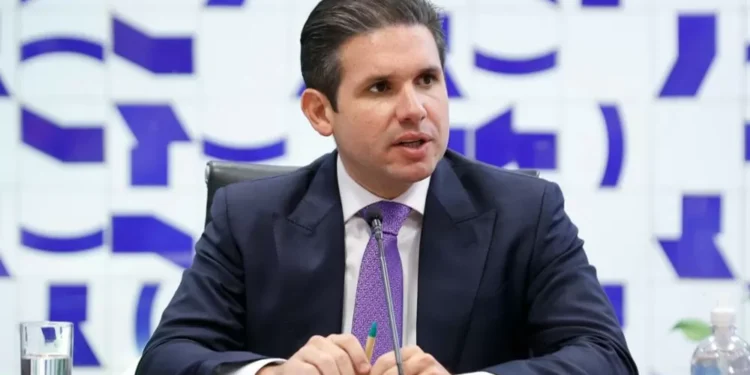 Líderes da Câmara preveem avanço do projeto de lei da anistia após a sentença de Jair Bolsonaro