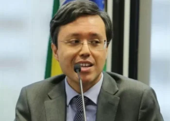 Justiça recebe denúncia e impõe tornozeleira a mãe apontada como ‘laranja’ em esquema de R$ 1 bi