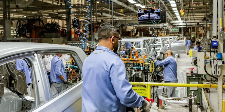 ‘Temos duas indústrias andando em velocidades diferentes’: a visão do mercado sobre o PIB industrial