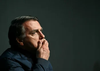 Ibovespa recua pelo 2º dia consecutivo com PIB e julgamento de Bolsonaro